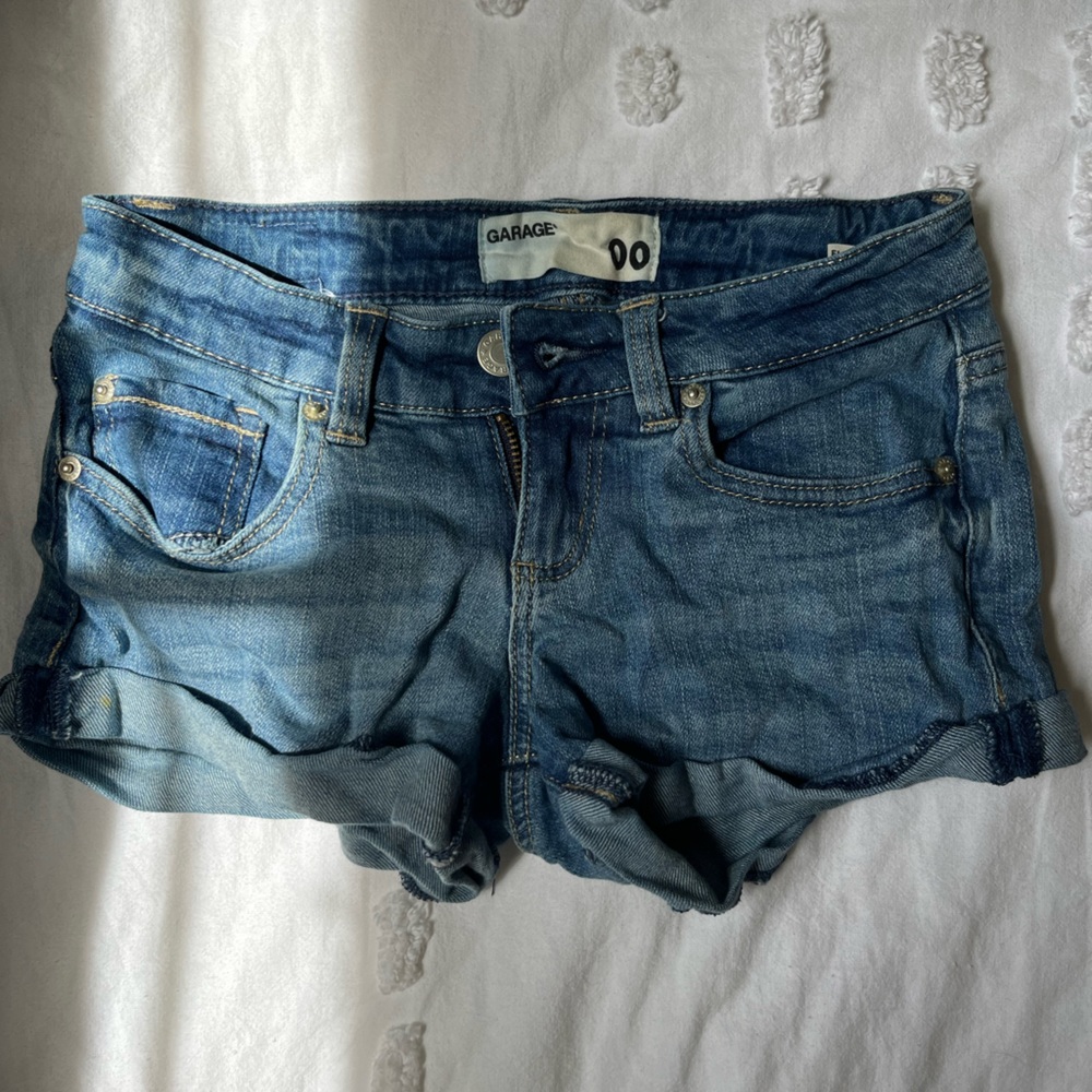 size ~ 00 , color ~ blue , jean shorts